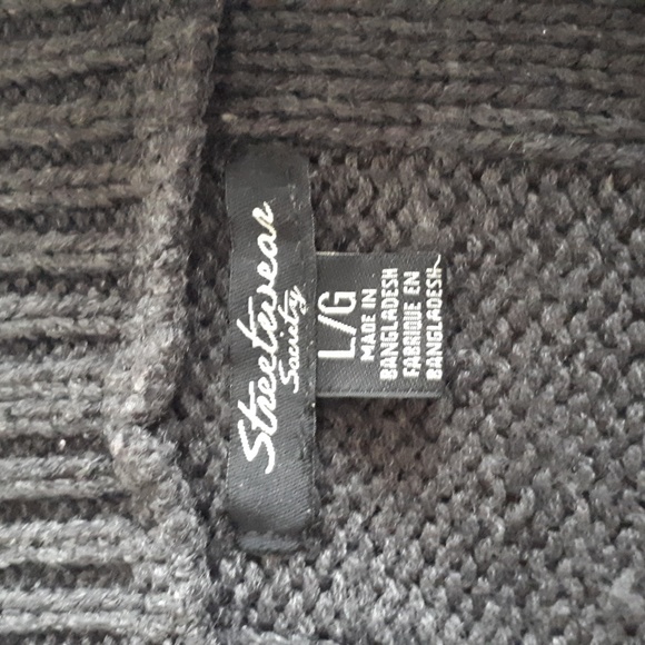 Women's Sweater - Picture 7 of 9